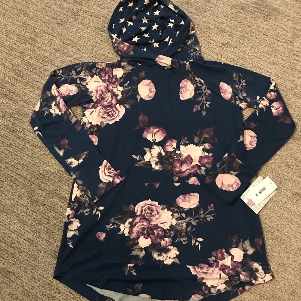 Lularoe American Dreams Purple Floral Amber sz Med
